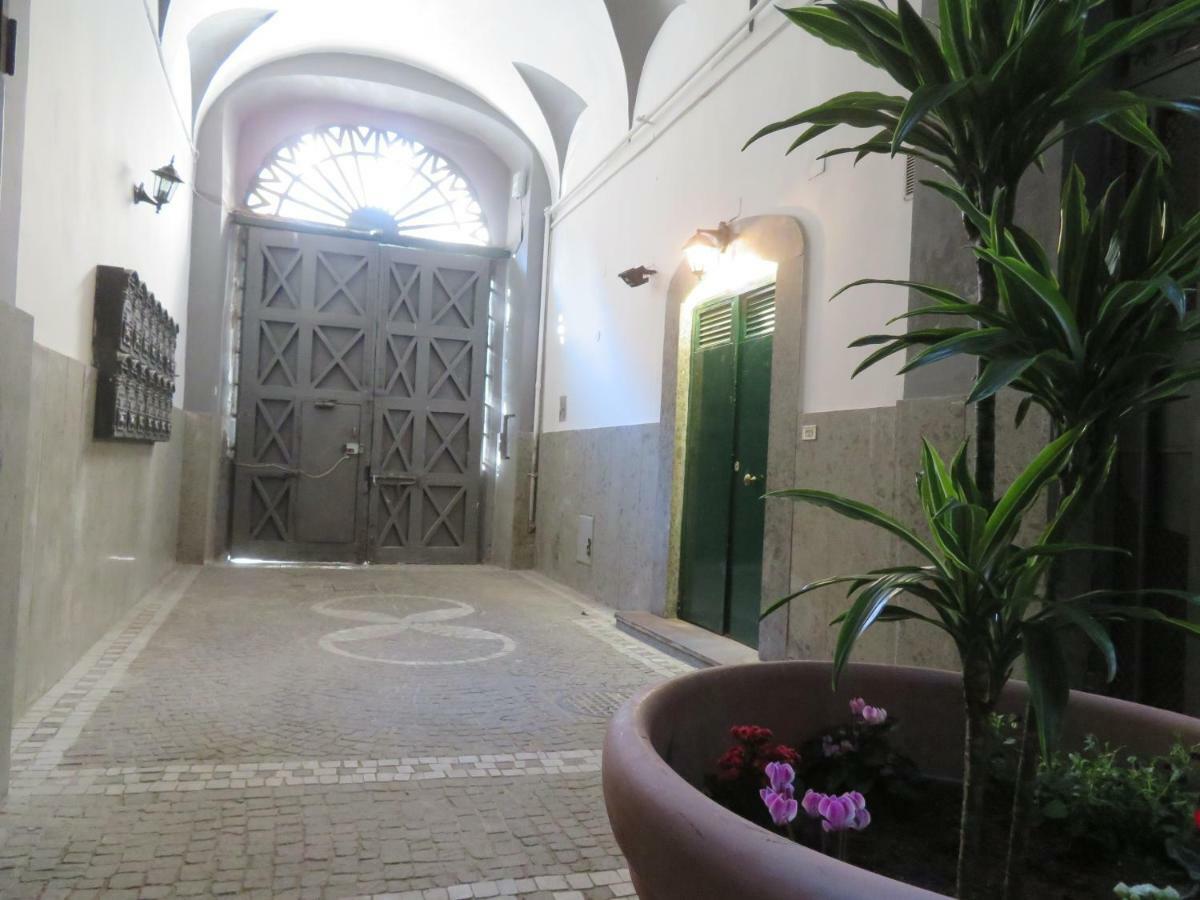 Donnare Casavacanza - Historic Center Of نابولي المظهر الخارجي الصورة